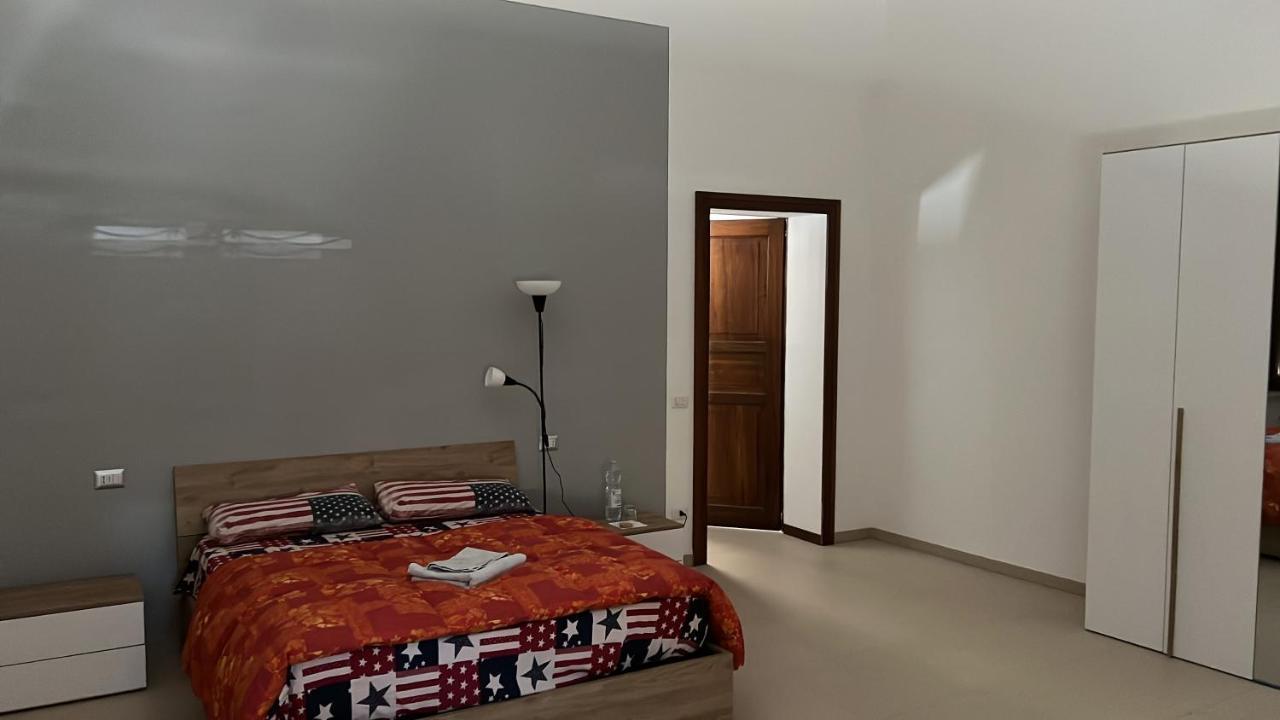 米兰多拉Grande Stanza Matrimoniale In Palazzo Signorile公寓 外观 照片